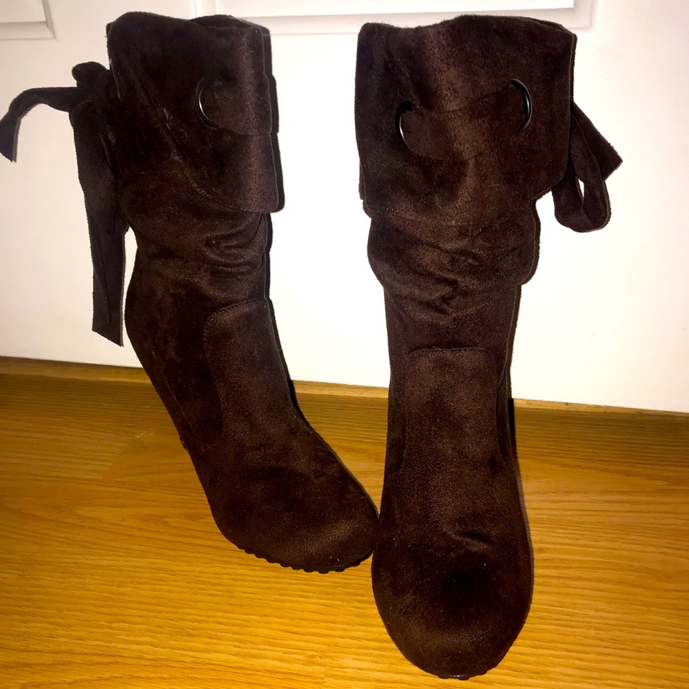 Club Couture Brown Faux Suede Boots Size 6